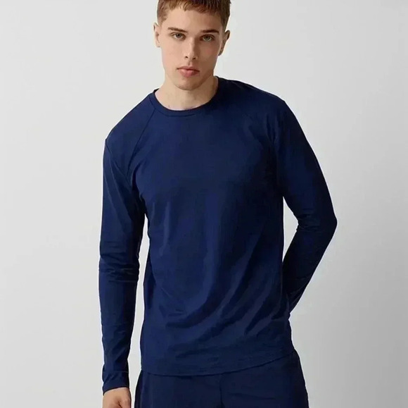 New! I.FiV5 by Simons Long  Sleeved Blue Tee Medium Activewear t-shirt - Picture 1 of 9